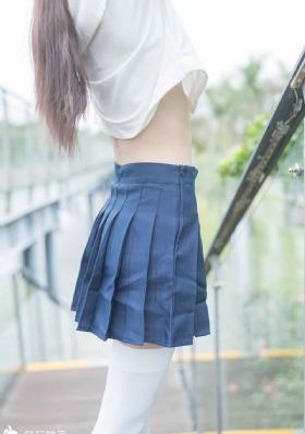 年轻的女闺蜜hd