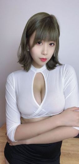 他揉捏她两乳不停呻吟a视频